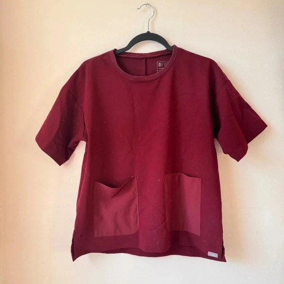 Figs Scrubs | Women's Nurse Scrub Top Burgundy Maroon Top, Size Small - Picture 1 of 4